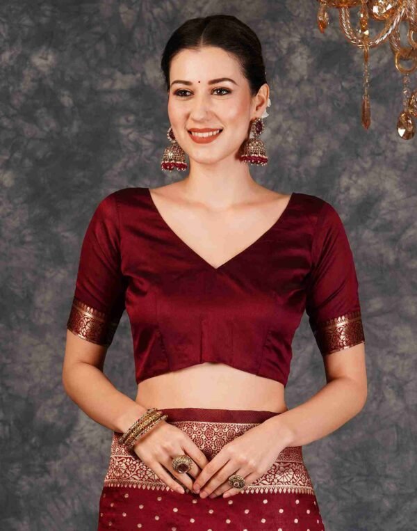 3590s254_6.jpg Maroon Silk Woven Banarasi Saree